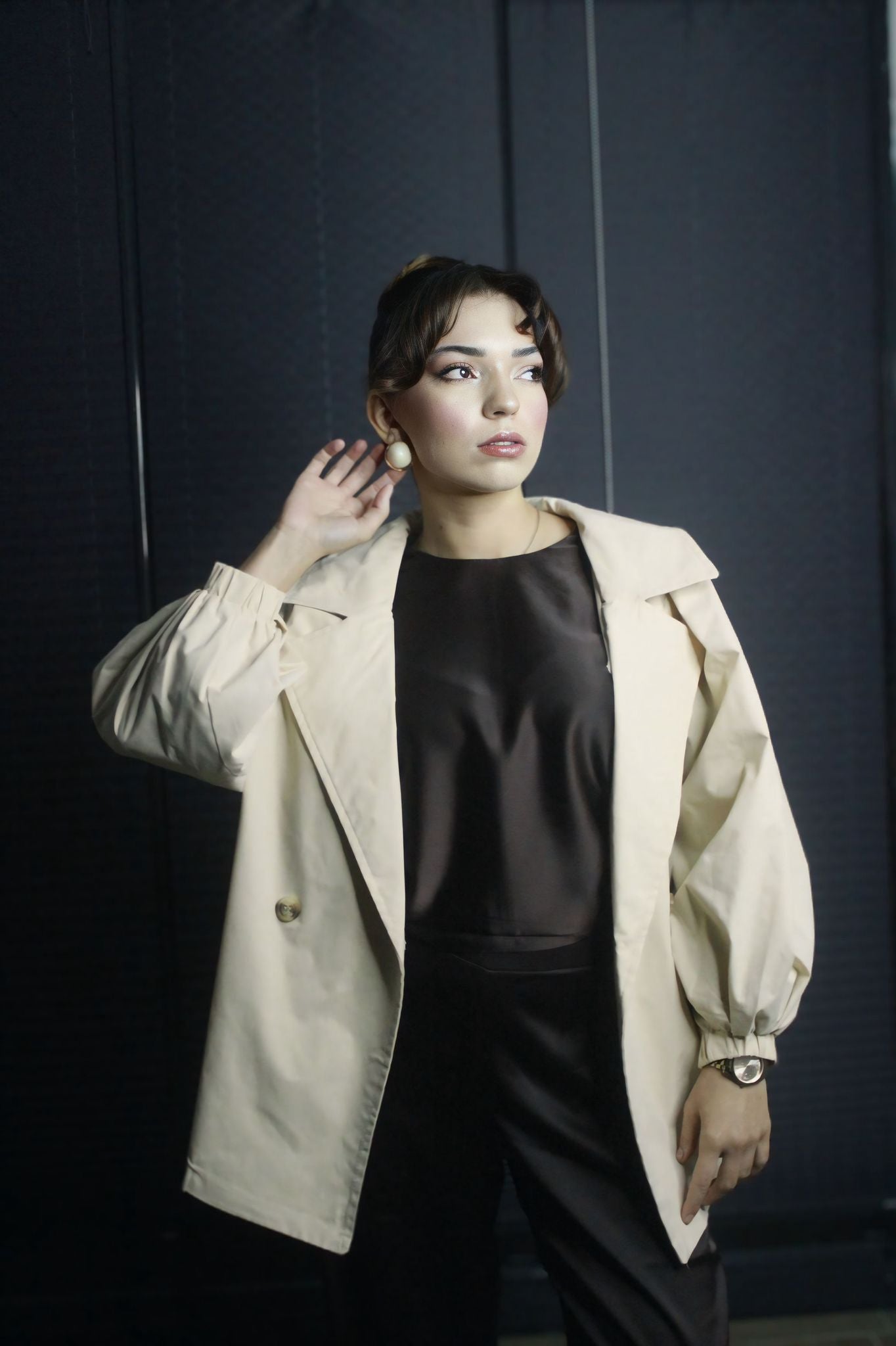 Balon Kollu Bej Trenç