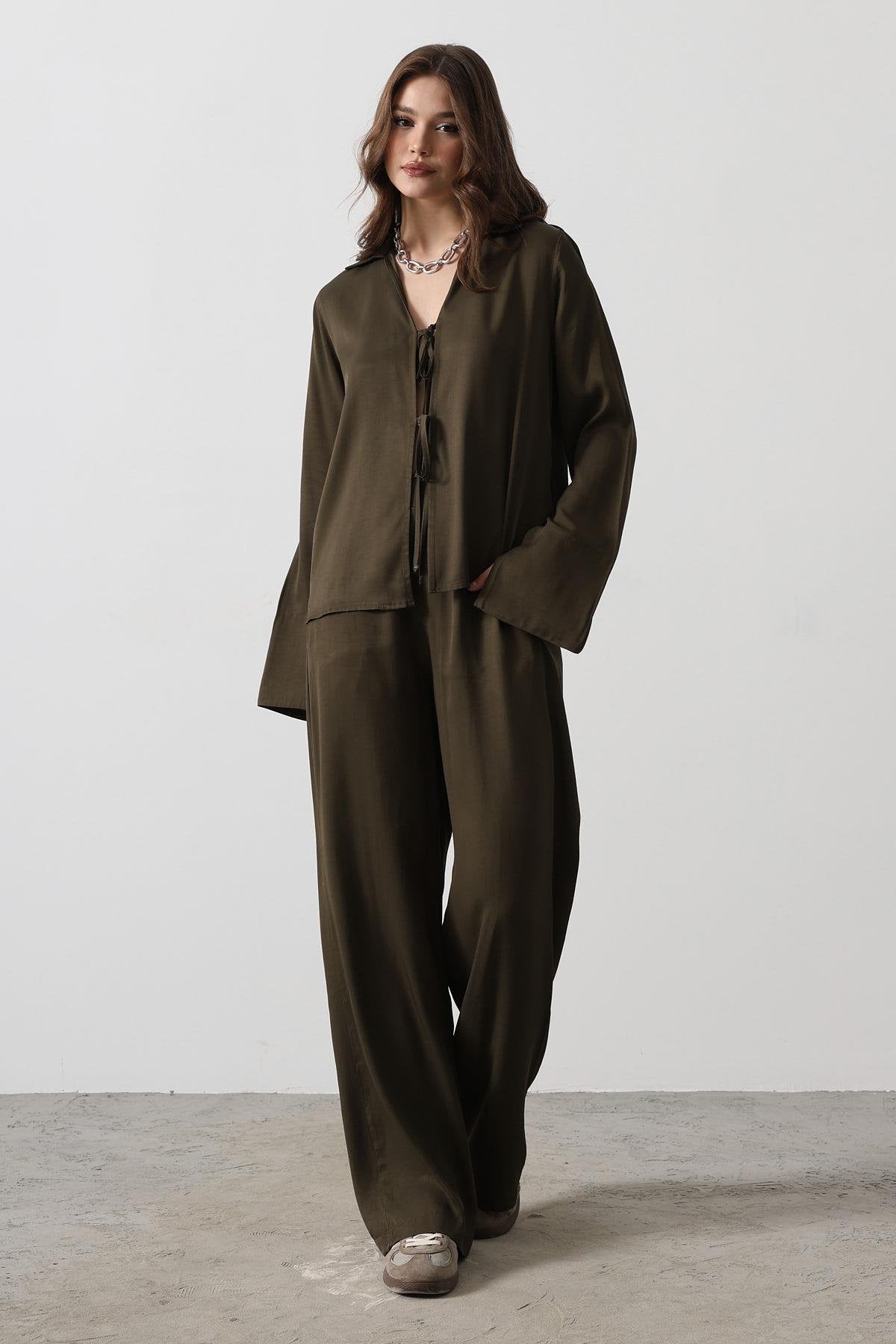 Ön bağlamalı Haki Saten  Takım