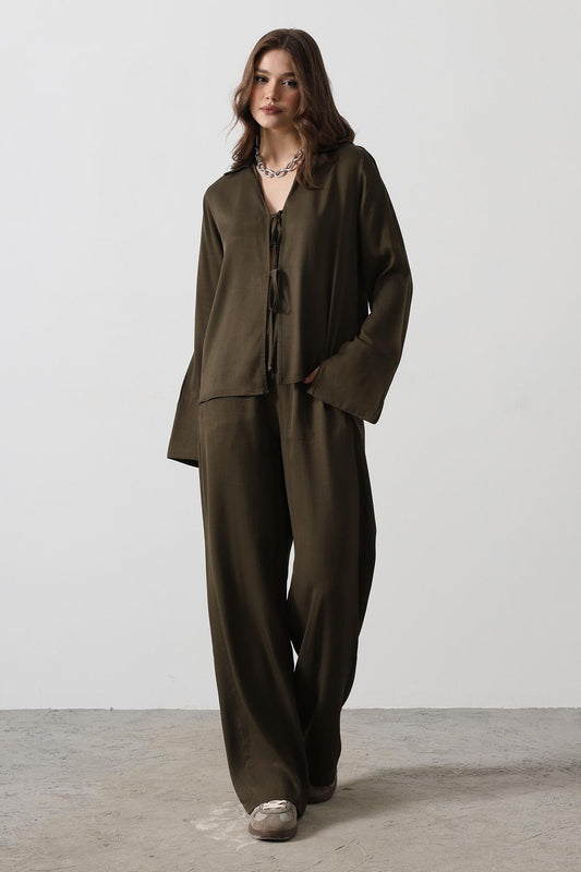 Ön bağlamalı Haki Saten  Takım